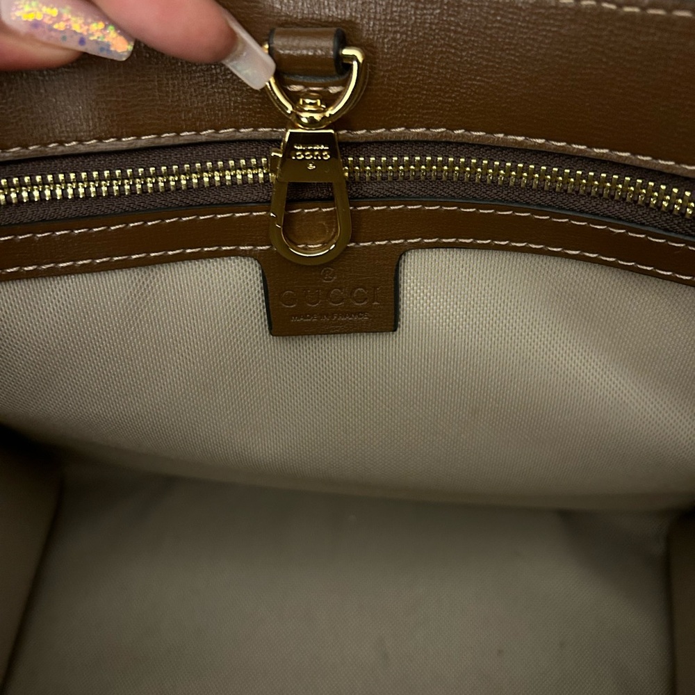 Purse with strap. - Picture 6 of 9